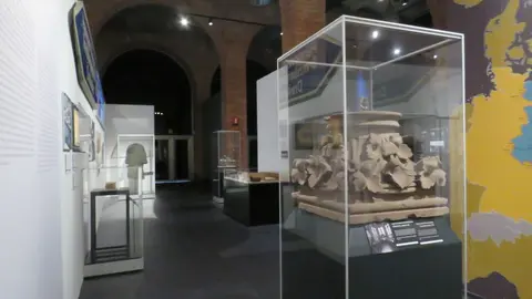 exposición El Muro de Berlín. Un mundo dividido en la Fundación Canal (36)