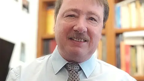 MIGUEL MOSQUERA PAANS