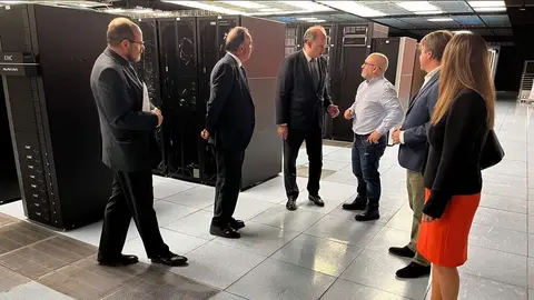 El consejero L&oacute;pez-Valverde ha visitado hoy el CPD de la&nbsp;multinacional COS Global Services en Tres Cantos - Comunidad de Madrid
