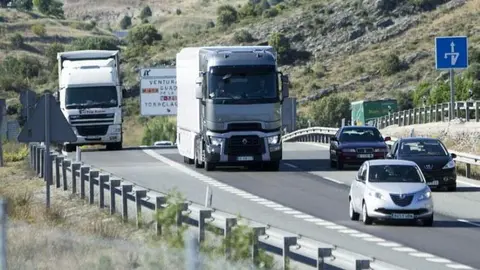 Carretera con vehículos - Foto de CETM