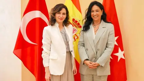 D&iacute;az Ayuso junto a la embajadora de la Rep&uacute;blica de Turqu&iacute;a - Comunidad de Madrid