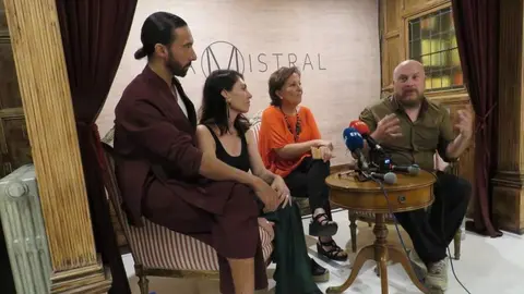 Presentación de  “Jondo, del primer llanto, del primer beso” - José Belló