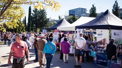 Ambiente en la Feria de Asociaciones de Hortaleza en 2022. FOTO DE SANDRA BLANCO
