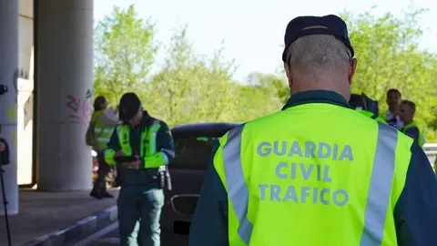 Control de la Guardia Civil de Tráfico | Foto de DGT