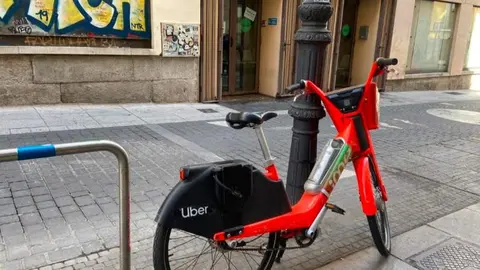 Bicicleta de alquiler sin base fija - Foto  Servimedia