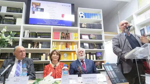 Enrique Martinez Ruiz; Marianne Maldonado; 
Eduardo Garrigues y de pie, Basílio Rodriguez 
Cañada