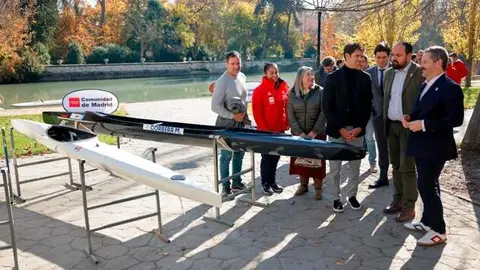 El consejero De Paco Serrano en el Centro Especializado de Tecnificaci&oacute;n Deportiva La Pirag&uuml;era de Aranjuez - Foto Comunidad de Madrid