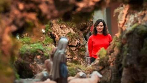 Ayuso inaugura el Belén de la Real Casa de Correos - Foto Comunidad de Madrid