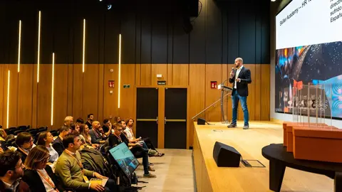 Juan Antonio Muñoz-Gallego impartiendo una formación de Skiller Academy