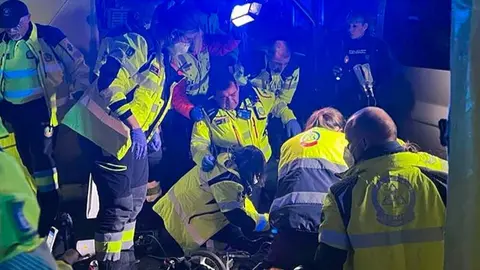 Intervención del Samur en el lugar de los hechos - Foto Emergencias Madrid