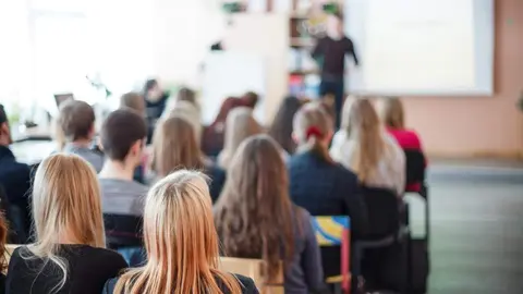 profesor clase universidad - Comunidad de Madrid