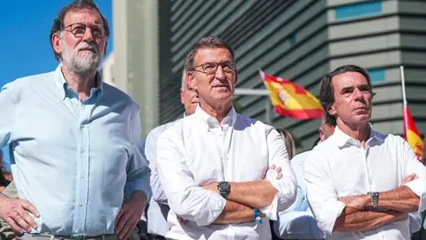 Mariano Rajoy, Alberto Núñez Feijóo y José María Aznar, en una concentración del PP contra la amnistía - Foto del PP