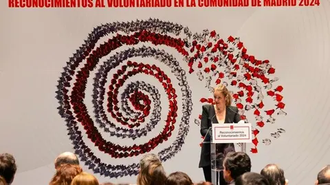 Ana Dávila en la entrega de reconocimientos al voluntariado - Foto Comunidad de Madrid