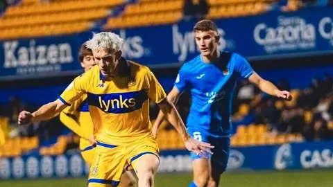 AD Alcorcón contra el CF Fuenlabrada -  AD Alcorc&oacute;n (X)