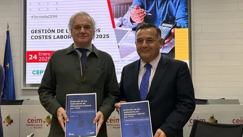 Miguel Garrido de la Cierva, presidente de CEIM y Pedro Pablo Sanz Casado, director gerente de AMAT, durante la presentación del Informe