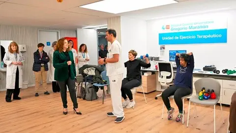 La consejera Matute en el Gimnasio de Oncología del Gregorio Marañón - Foto Comunidad de Madrid