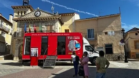 La Oficina de Empleo Móvil recorre 10.000 kilómetros para atender a los municipios pequeños