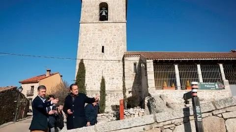 El consejero García Martín en su visita a El Berrueco - Foto Comunidad de Madrid