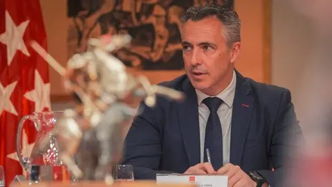 Carlos Novillo, presidiendo la reunión del Consejo de Administración del Centro de Asuntos Taurinos - Fotos Comunidad de Madrid