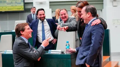 Carabante y Almeida junto a concejales del PP - Foto Ayuntamiento de Madrid