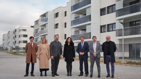 Isabel Díaz Ayuso en la entrega de llaves de las viviendas de Colmenar Viejo - Foto Comunidad de Madrid
