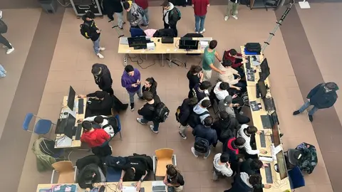 Vista superior de la zona de demos de GameGenX Móstoles