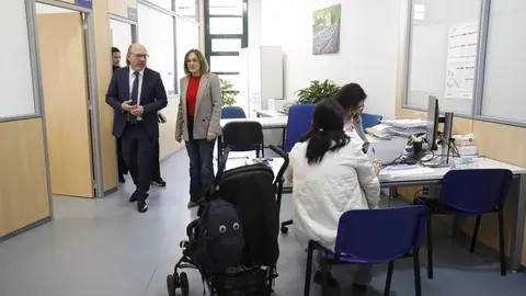 Madrid aumenta un 6% la cuantía de la Tarjeta Familias y amplía su cobertura para ayudar a personas vulnerables