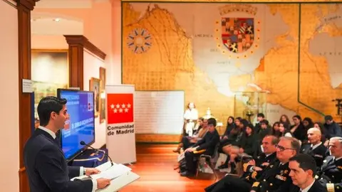 El consejero Viciana en el Museo Naval, presentando las dos actividades - Foto Comunidad de Madrid