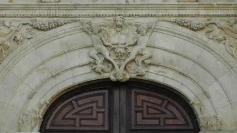 Fachada Universidad de Alcal&aacute; de Henares - Francisco Pe&ntilde;a