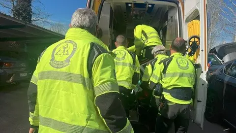 Samur-PC atendiendo a la víctima del atropello- Foto Emergencias Madrid