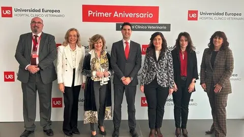 El consejero Viciana en su visita al Hospital Clínico Veterinario de la Universidad Europea - Foto Comunidad de Madrid