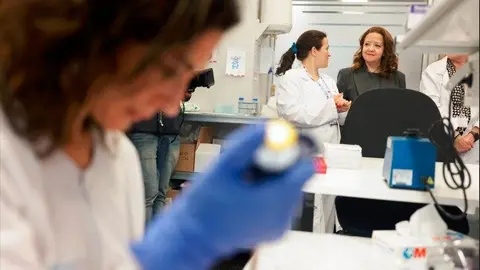 Fátima Matute en el Instituto de Genética Médica y  Molecular (INGEMM) - Foto Comunidad de Madrid