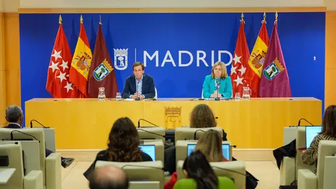 Almeida y Sanz en la rueda de prensa posterior a la Junta de Gobierno