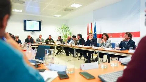 El consejero de Medio  Ambiente, Agricultura e Interior, Carlos Novillo, en la Mesa del Lobo - Foto Comunidad de Madrid