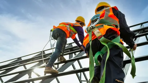 Madrid cierra 2024 con la siniestralidad laboral más baja de España