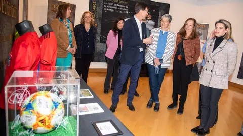 Alcalá acoge hasta el 26 de marzo la exposición ‘Mujeres Leyenda del Deporte’ con alrededor de 70 objetos que explican grandes gestas del deporte femenino