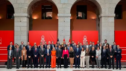 Díaz Ayuso recibe en la Real Casa de Correos a representantes de la Cámara de Comercio Franco Española - Foto Comunidad de Madrid