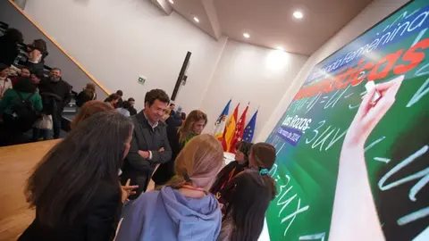 El alcalde de Las Rozas, Jos&eacute; de la Uz, en la presentaci&oacute;n de la II Olimpiada Femenina Espa&ntilde;ola de Matem&aacute;ticas