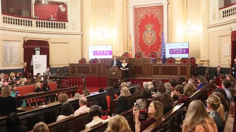 José Ignacio Monedero y Lola Fernández leen las conclusiones d ela Cumbre