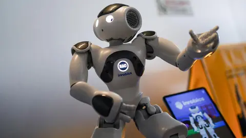 La Comunidad abrirá el primer laboratorio del mundo de robótica con IA para descubrir nuevos materiales basados en polímeros