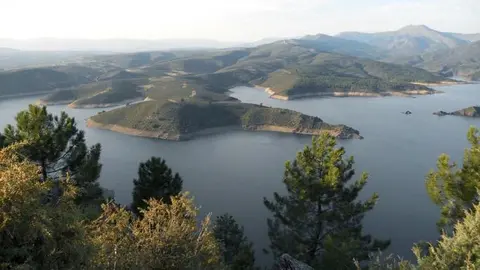 Los embalses de Madrid, al límite, abren compuertas tras las intensas lluvias