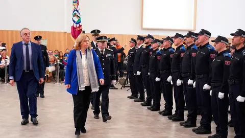 Sanz en la entrega de despachos de la primera promoción interna de Agentes de Movilidad - Foto Ayuntamiento de Madrid