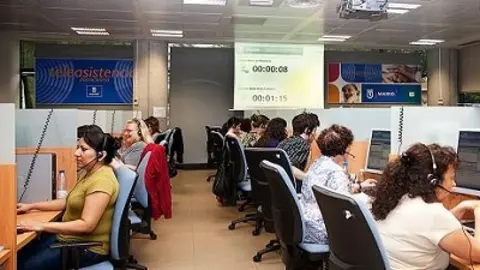 Madrid refuerza la atención a mayores en soledad con apoyo psicológico y terapia ocupacional