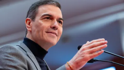 Pedro Sánchez clausura el 15º Congreso Regional del PSOE de Cantabria | Foto de PSOE/Eva Ercolanese