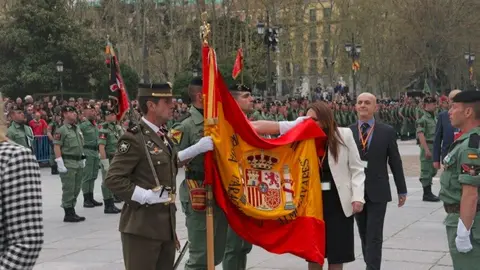 Acto de Jura de Bandera para civiles en la plaza de Oriente - Foto del Ejército de Tierra