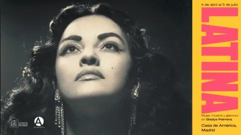 Exposición Latina. Mujer, música y glamour en Gladys Palmera - Casa de América
