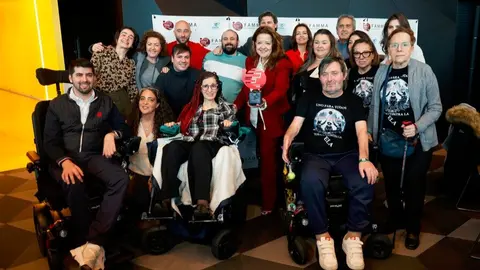La consejera Matute ha recibido el premio de FAMMA al Hospital público Enfermera Isabel Zendal - Foto Comunidad de Madrid