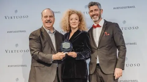 De izquierda a derecha: Matthew Upchurch, Presidente de Virtuoso; Mercedes Sánchez, High-End Tourism Manager; y Andrés García Martín, Account Manager Member Relations, Continental Europe