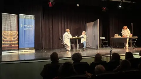 El teatro como antídoto contra la soledad: los mayores de Madrid celebran su Día Mundial con talento sobre las tablas