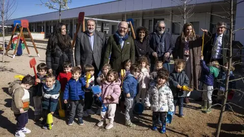 Madrid celebra el Día Internacional de la Vida con plantaciones simbólicas y actividades familiares dentro del Plan de Fomento de la Natalidad